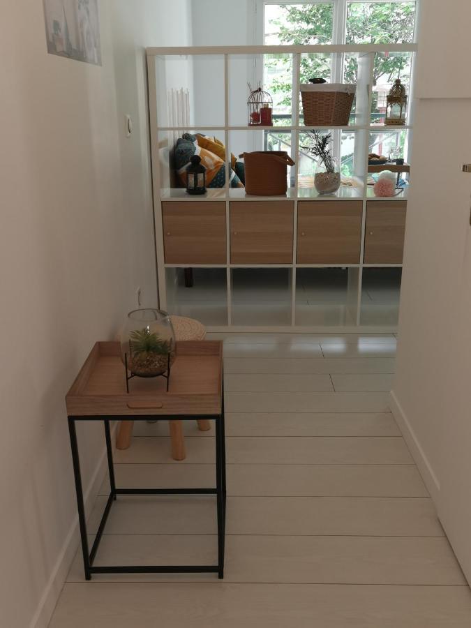 Up Apartment *
